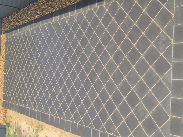 Diamond-pattern paving laid by MR Landscapes in Dubbo