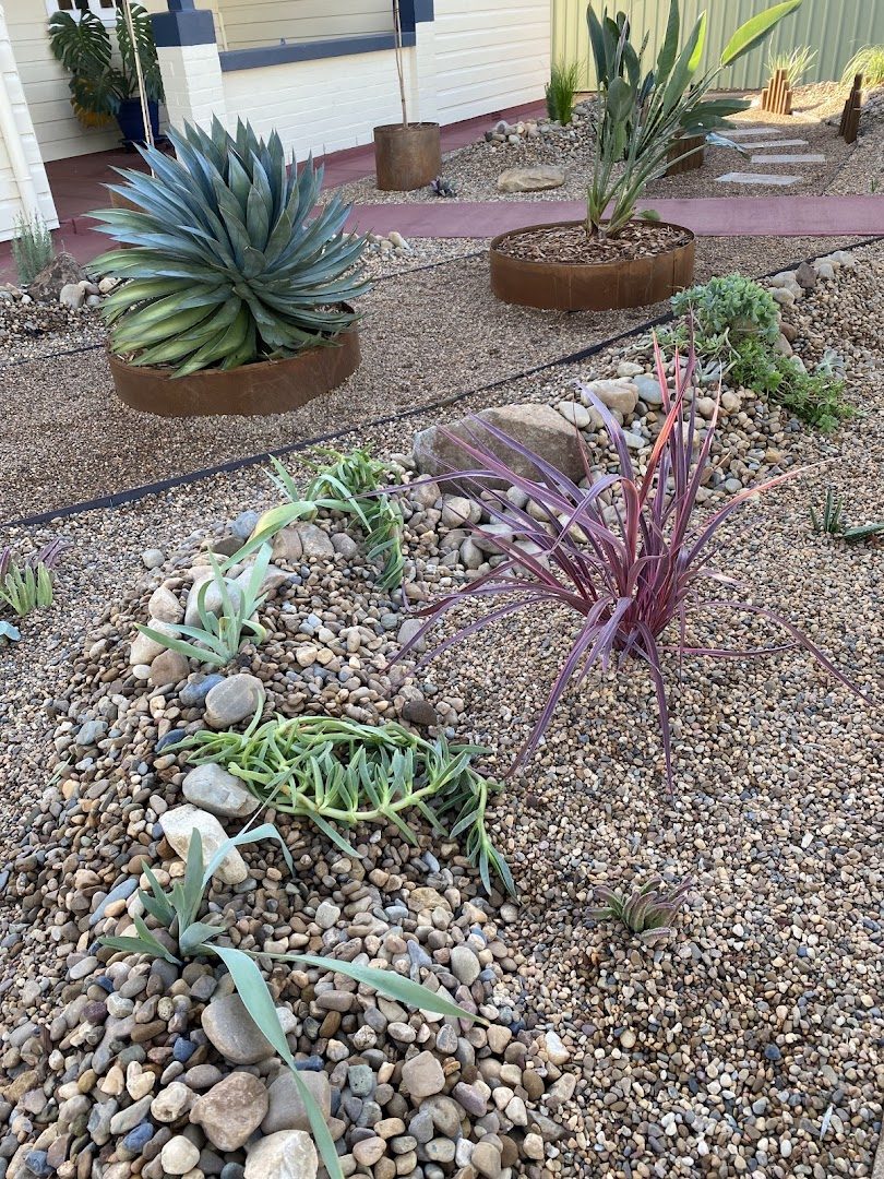 A water-smart gravel and succulent garden built in Dubbo